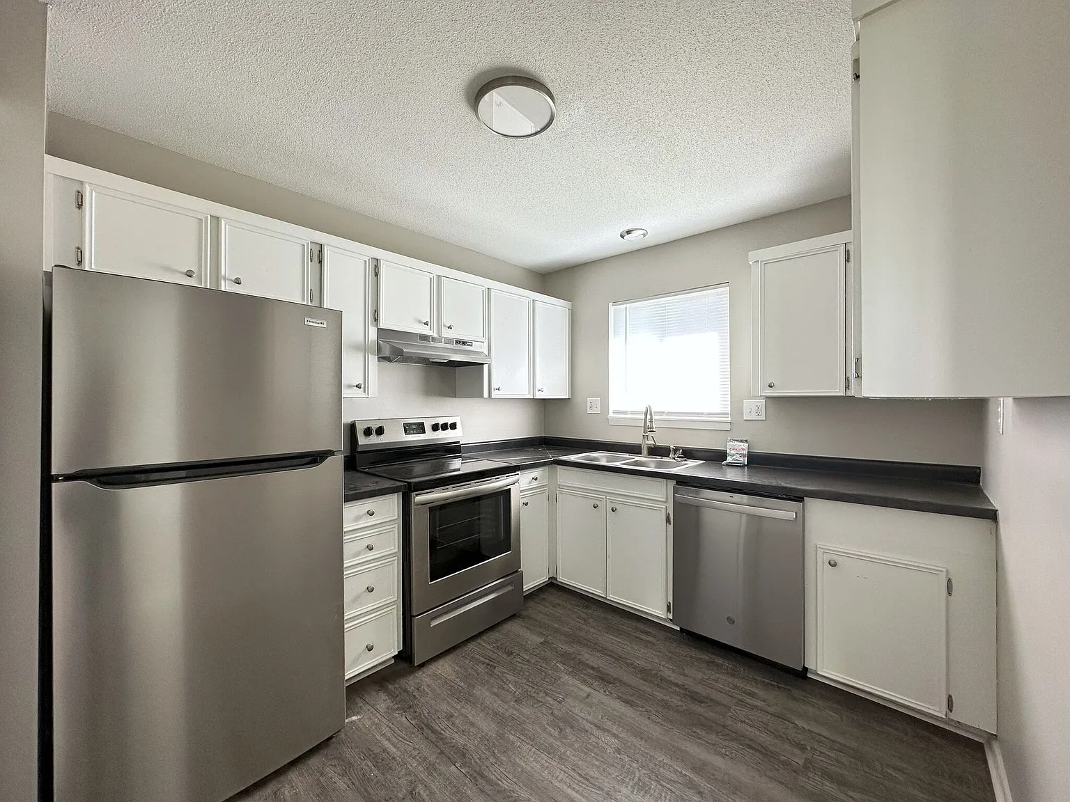 Maple Hills Apartments — Photo 2
