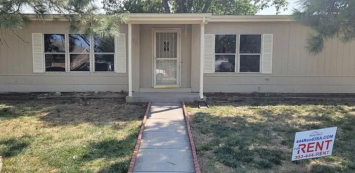 1201 Maclaughlin Ct — Photo 2