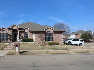 8000 Hat Creek Ct, Arlington, TX 76002