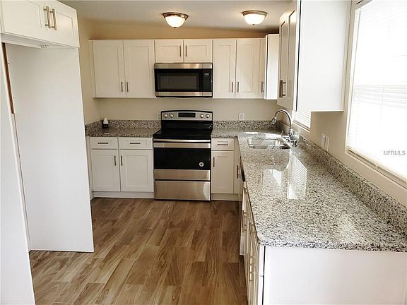 4th image of 1308 Robinson Ave
