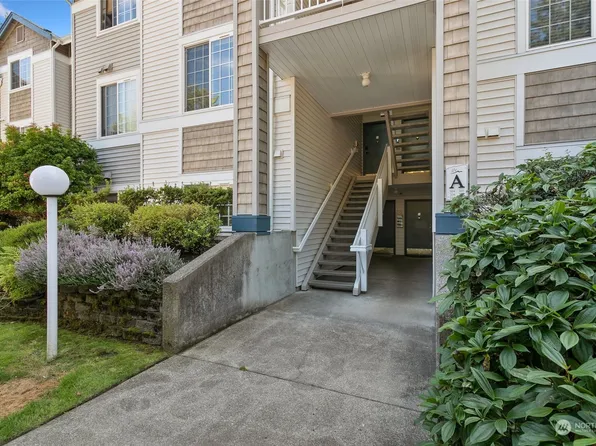 25235 SE Klahanie Boulevard #A104, Sammamish, WA 98029