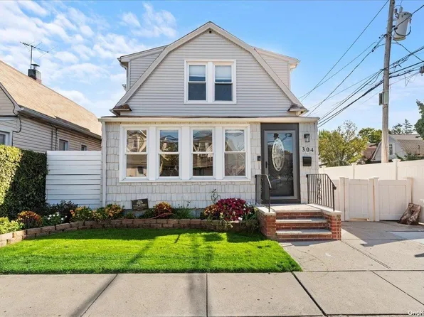 304 Clinton Avenue, Cedarhurst, NY 11516