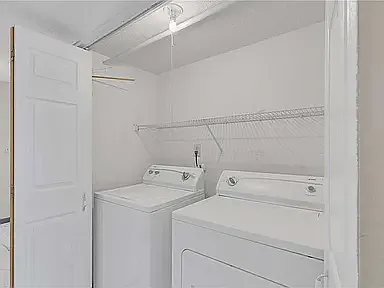 2102 Victoria Ct — Photo 17