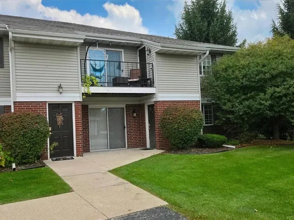 W168N11065 Ashbury CIRCLE #4, Germantown, WI 53022