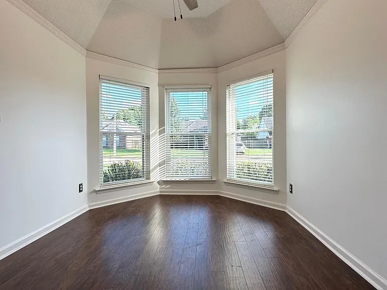 11206 Black Sheep Dr — Photo 3