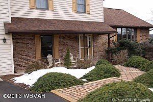 3rd image of 83 Hillcrest Dr