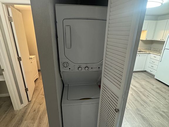 4th image of 621 I St NE #34