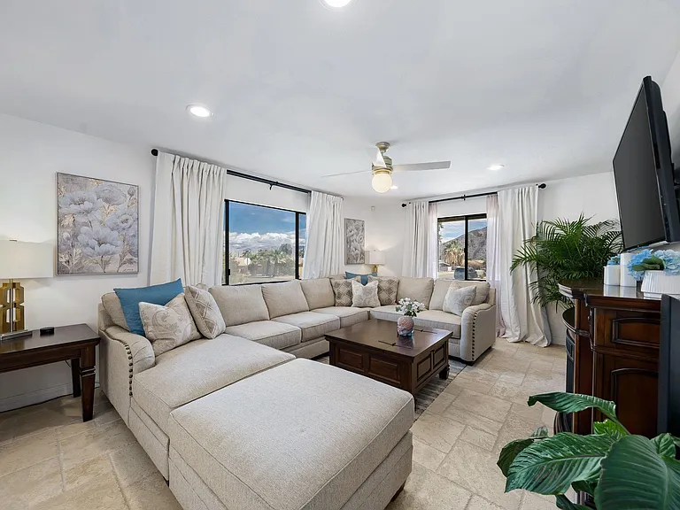 54025 Avenida Alvarado — Photo 8