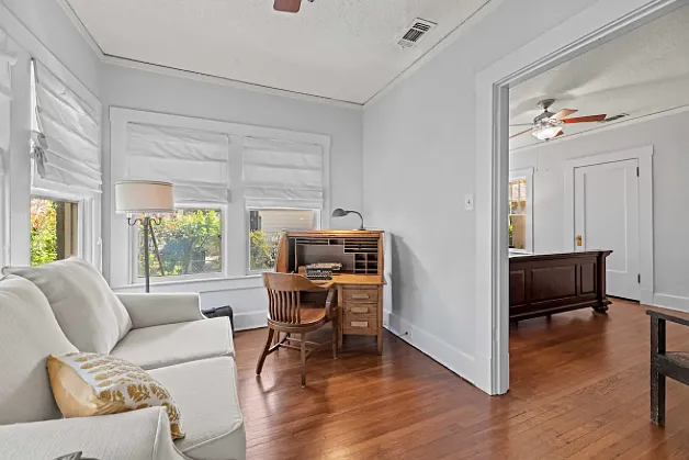 2336 Irwin St — Photo 14