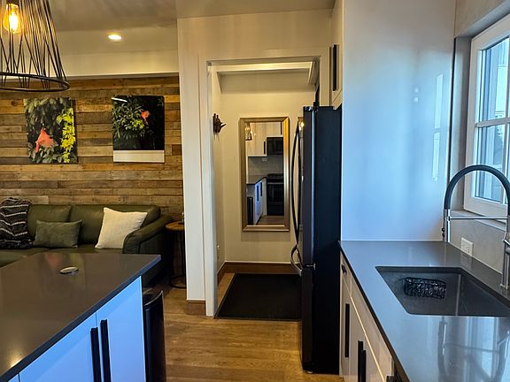 3rd image of 930 Cove Rd #2