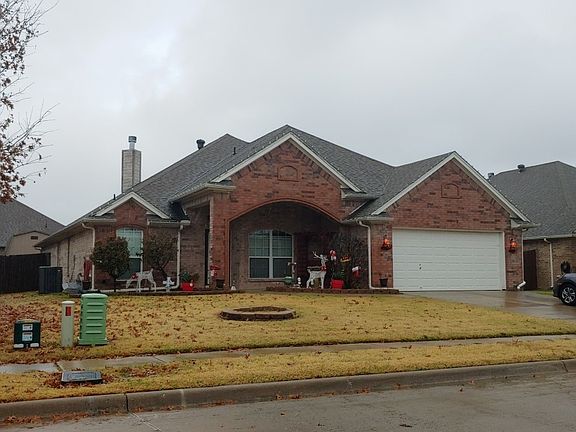 3rd image of 805 Willow Wood Dr