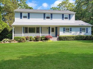 3 Heritage Pl, Nesconset, NY 11767