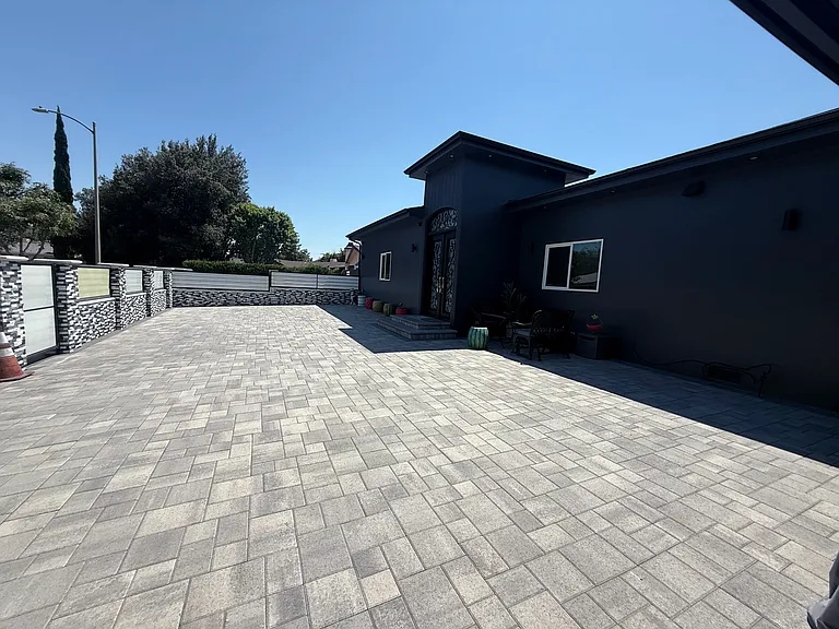 Babbitt Ave — Photo 12