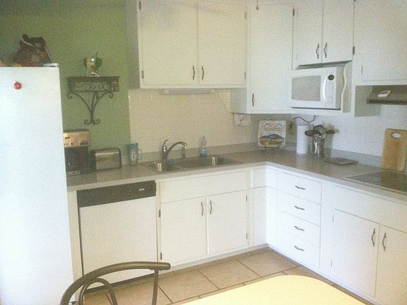 4th image of 115 N Evergreen Dr