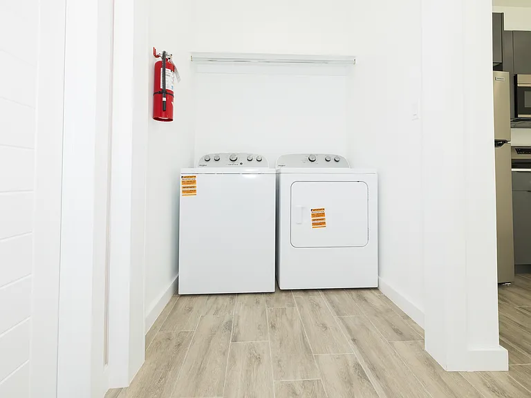 423 W Schunior St #1 — Photo 11