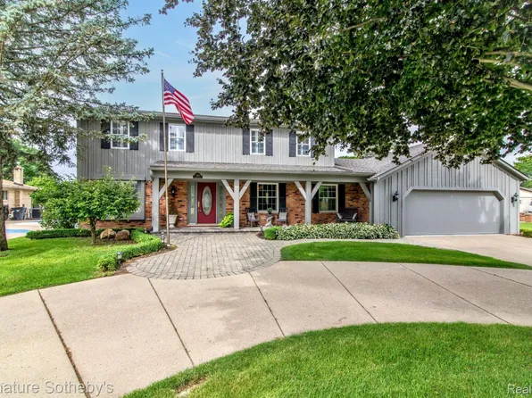 1840 Lyster Ct, Troy, MI 48085