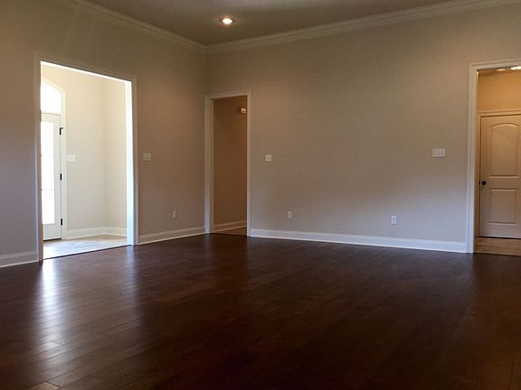 5th image of 424 N Verona Dr