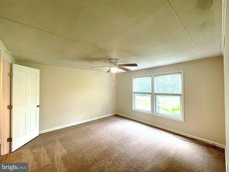39819 Lady Baltimore Ave — Photo 14