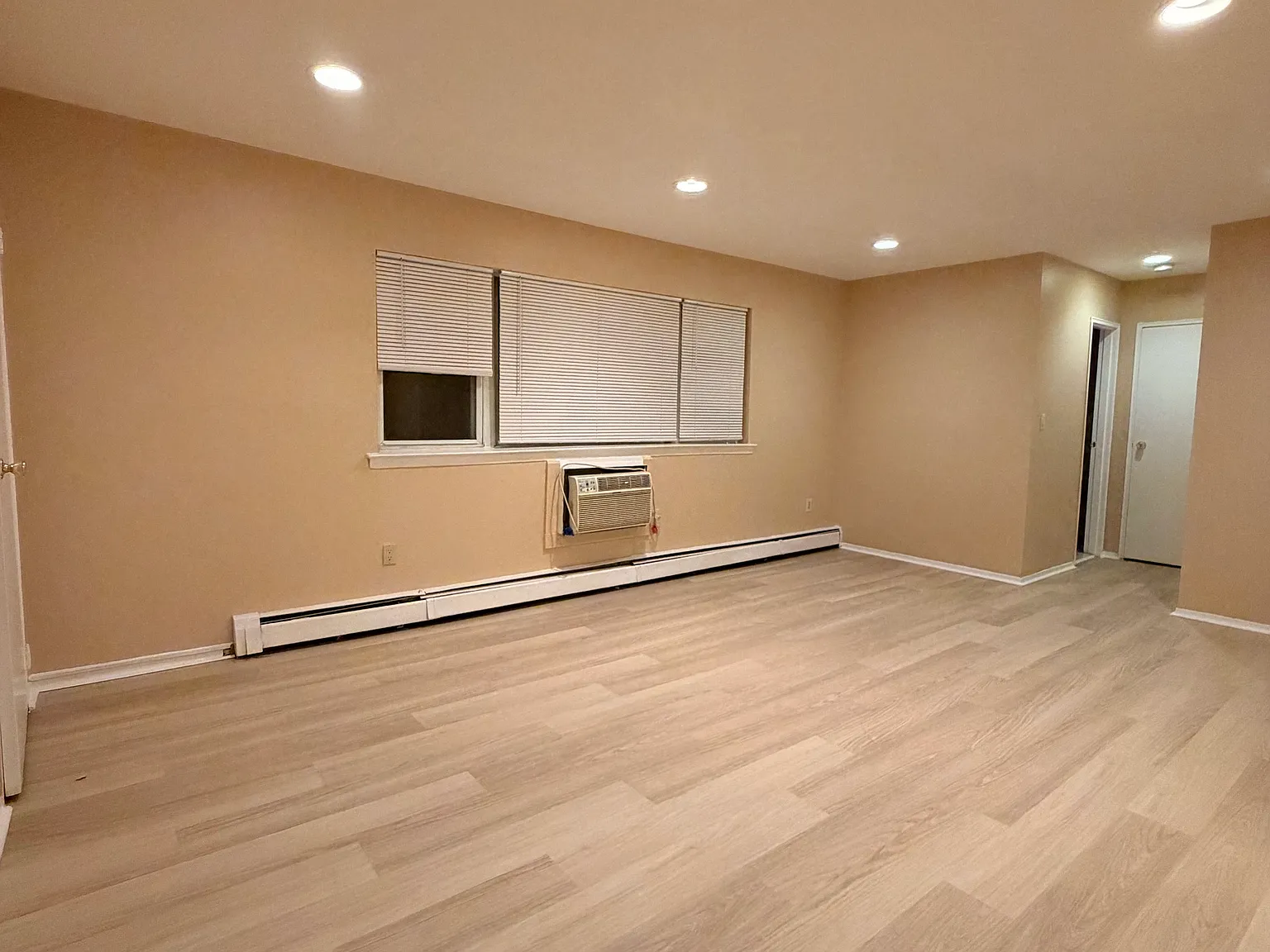 1 bed, 800 sqft, $1,850 — Photo 3