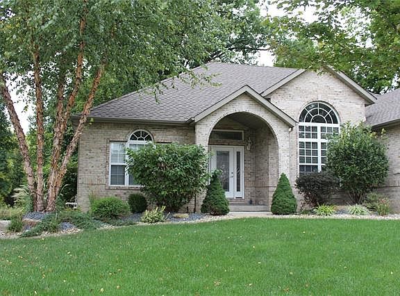 4th image of 2849 Woodfield Dr