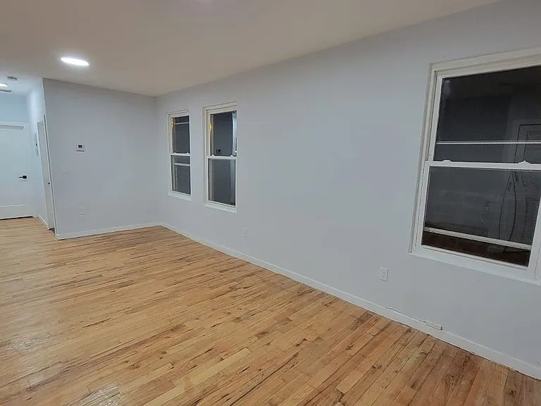 379 S 20th St #B — Photo 9