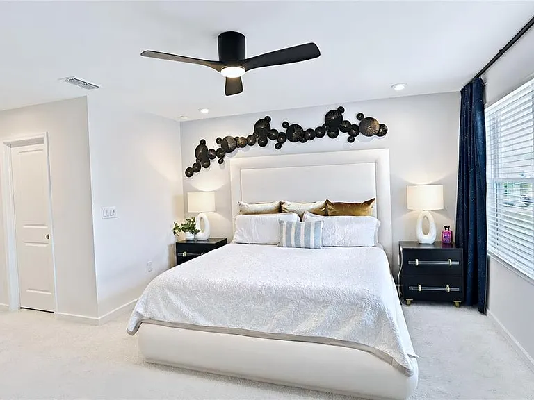 1120 Lakeshore Breeze Pl — Photo 28