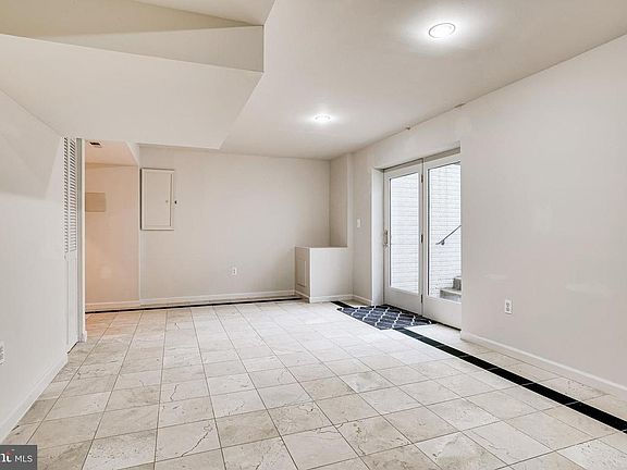 3rd image of 2822 Thistleberry Ct
