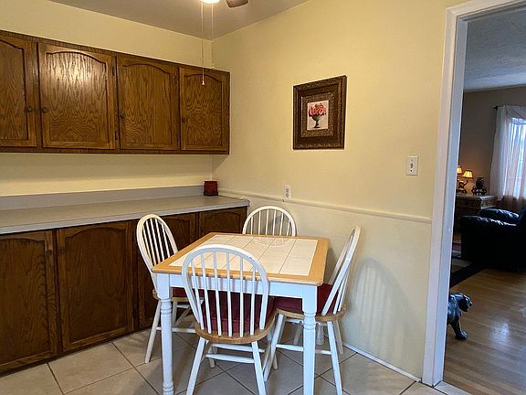Eat-in Kitchen