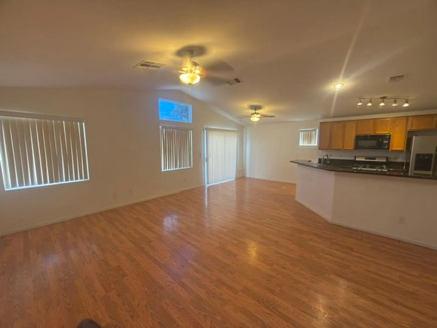 Welcome to this inviting 3-bedroom, 2-bathroom single-story home located in the desirable Rhodes ... — Photo 4