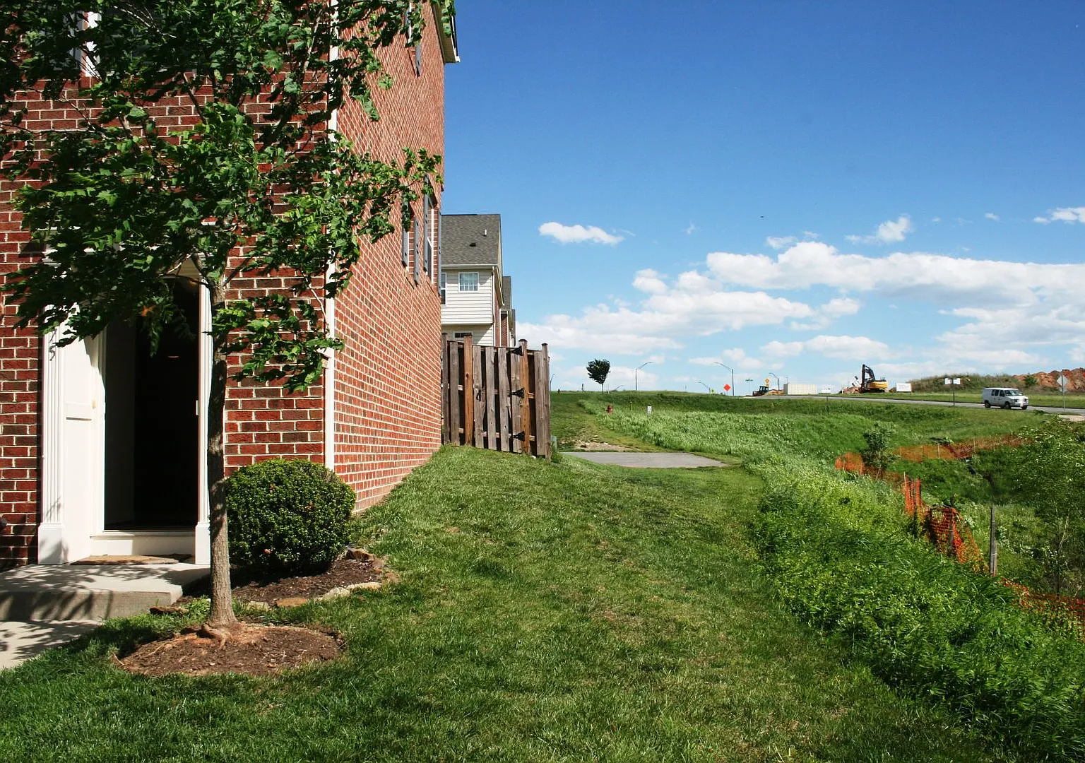 2775 Aldersgate Way- End Unit — Photo 3