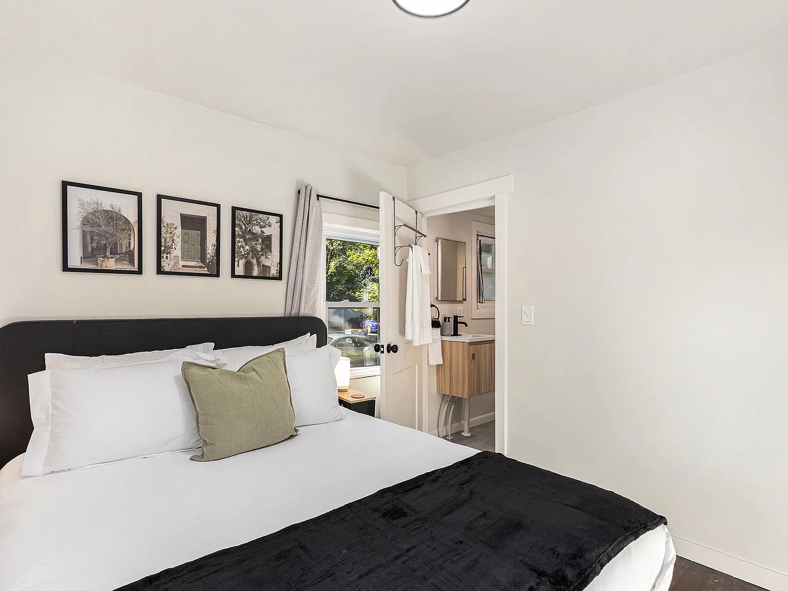 1 bed, 400 sqft, $2,497 — Photo 2