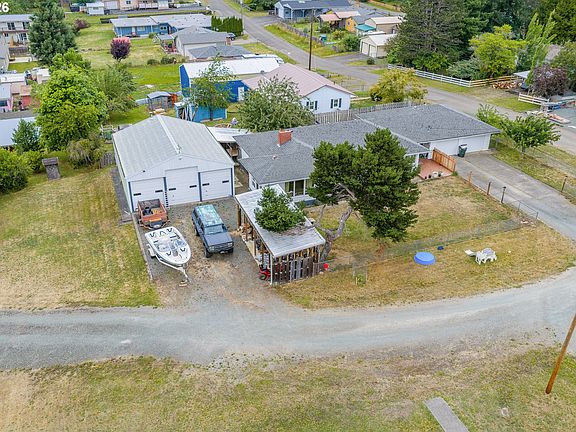 3rd image of 2343 Harris St