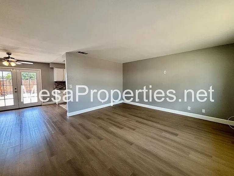 16327 Seneca Rd — Photo 4