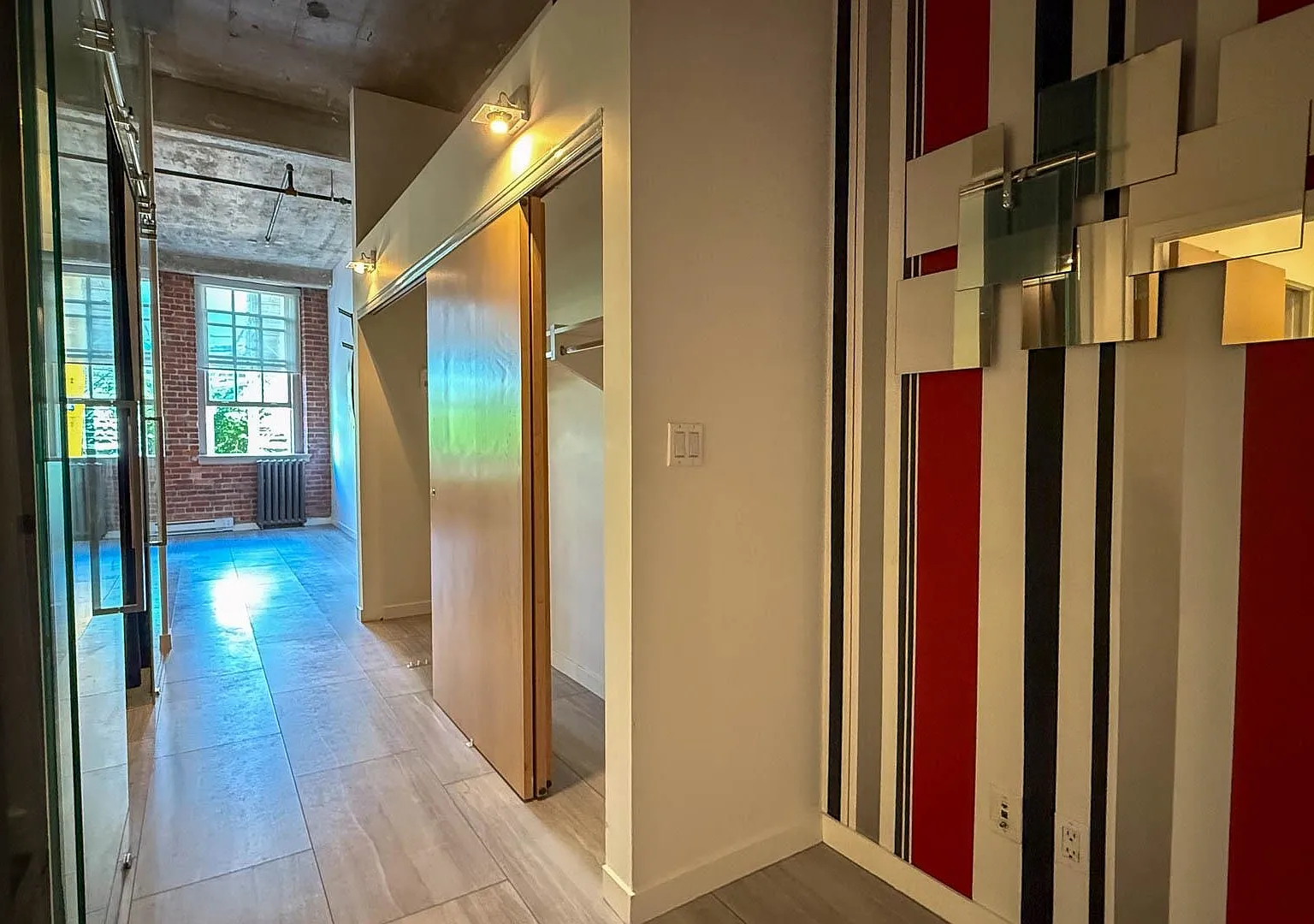 1 bed, 725 sqft, $2,500 — Photo 3