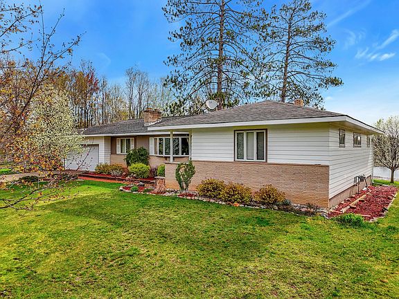 4th image of 414 West Ln