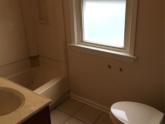 5th image of 11200 Wallingford Ave