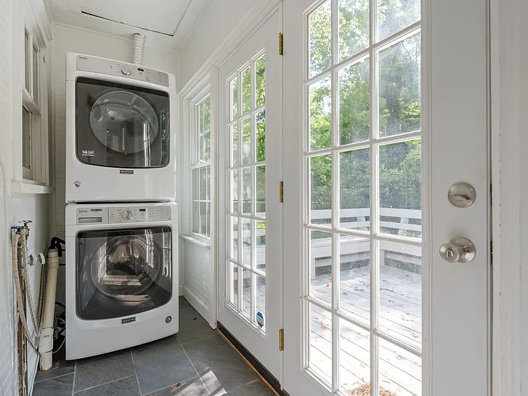 2921 Chapel Hill Rd — Photo 10