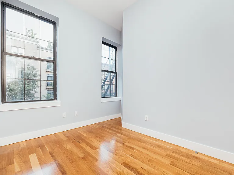 312 Bedford Ave #2 — Photo 6