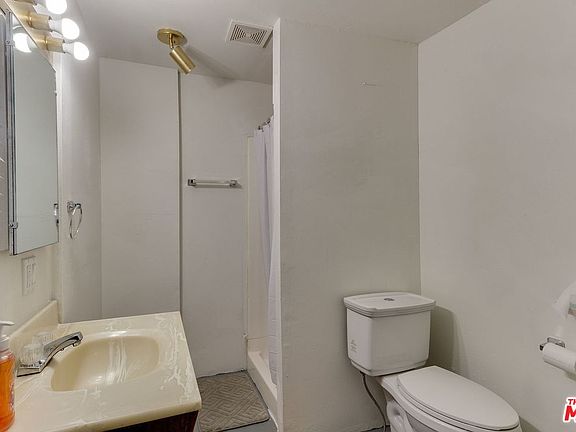 5th image of 1228 Fedora St