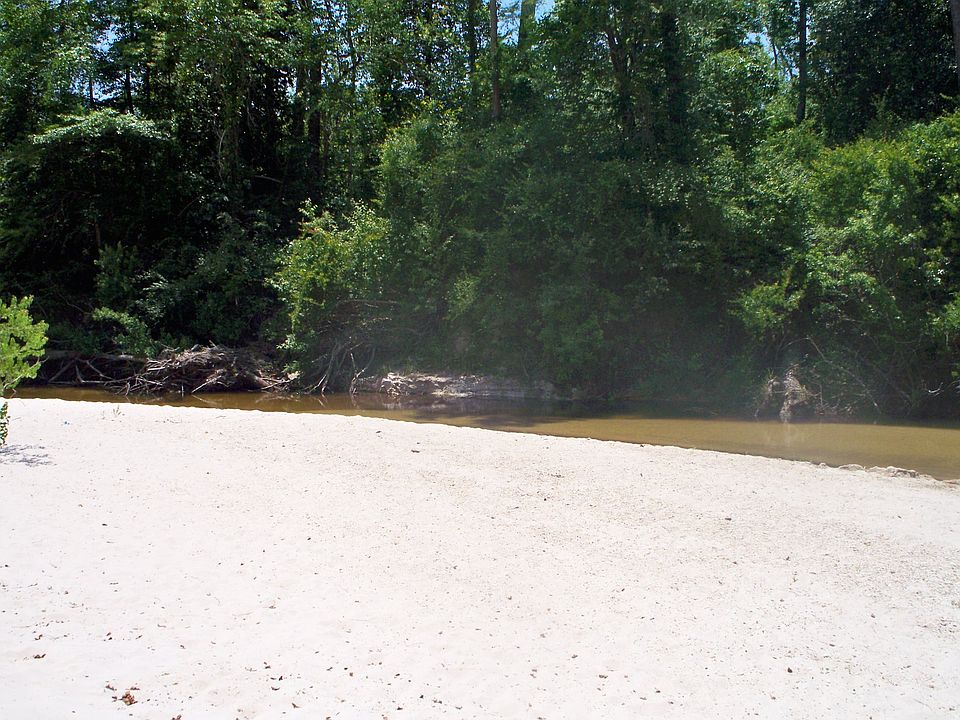 2nd image of 16082 Riverside Dr