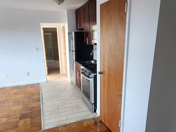 4th image of 150 Bruce Ave #5B