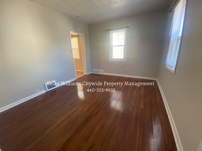 2 bedroom 2 bath townhome in Tremont — Photo 17