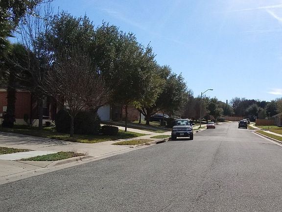 5th image of 529 Golden Creek Dr