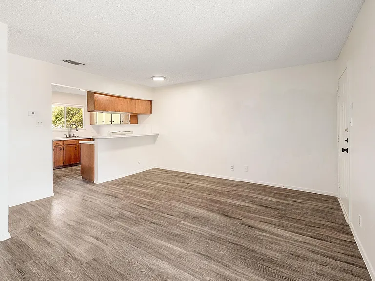 509 Cedar Dr #206 — Photo 5