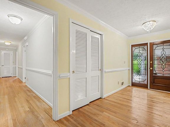 4th image of 2241 Fairoaks Rd