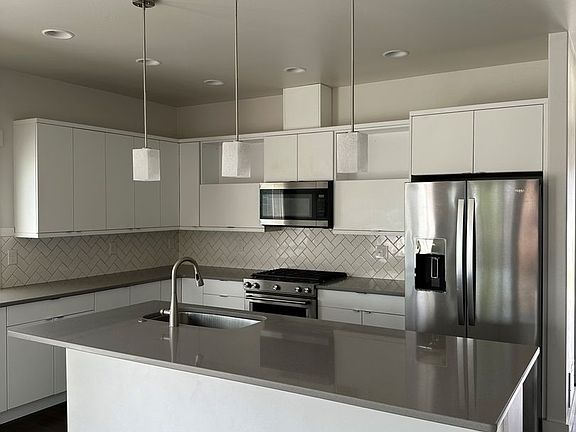 5th image of 97 Granite Peak Dr