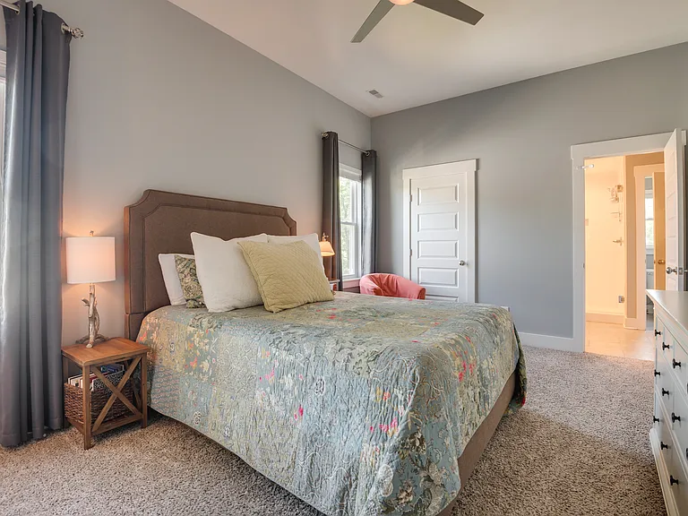 508 Morton Ave — Photo 31