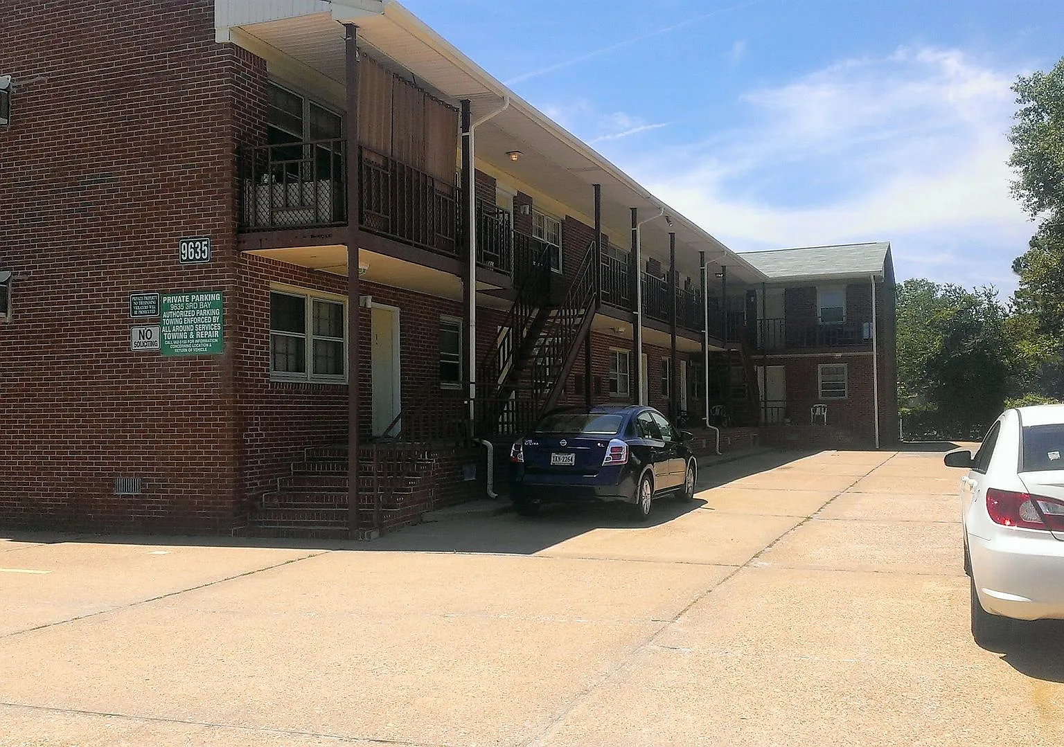 Bay Oaks Park Apartments — Photo 4