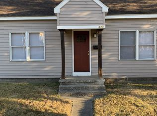 410 E College St, Carbondale, IL 62901