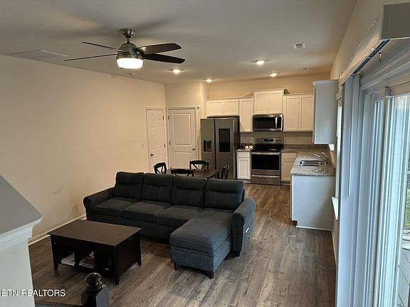 4th image of 7109 Dusty Rose Ln
